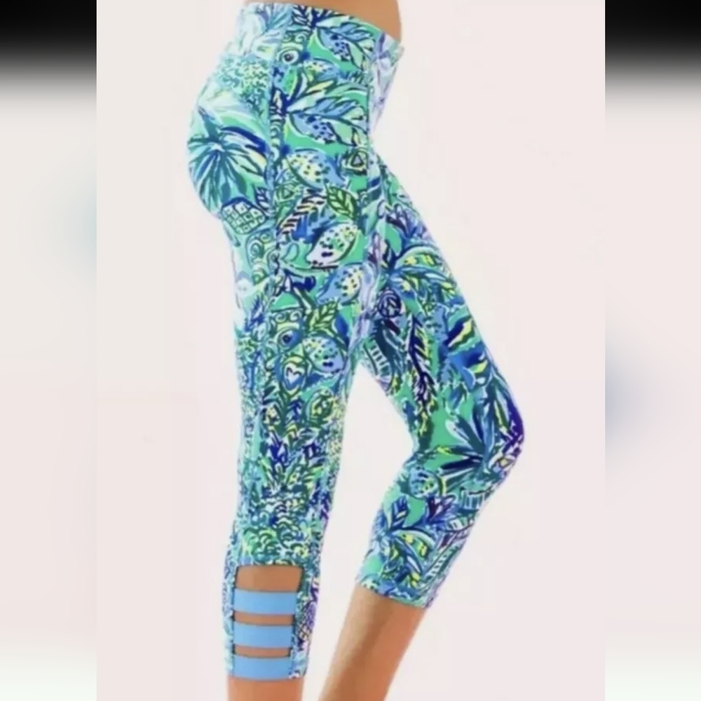 Lilly Pulitzer• Weekender Cropped Leggings Bennet Blue Sneak a Beak. Sz S - Picture 2 of 9